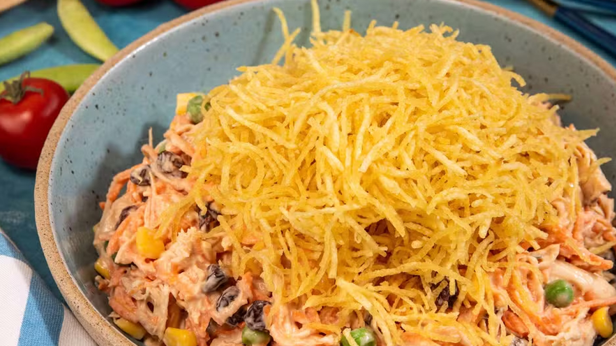 A salada mais proibida da internet batata frita com molho rosé