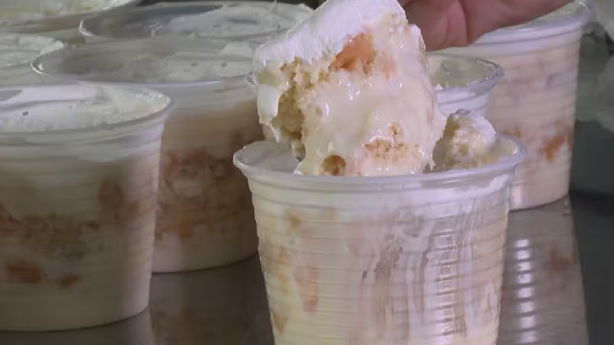 Esse Bolo de Pote de Abacaxi é TÃO Cremoso que Derrete na Boca!