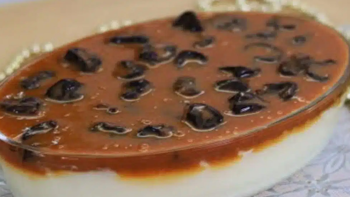 Receita Deliciosa Manjar de Coco com Calda de Ameixa Que Encanta Qualquer Um!