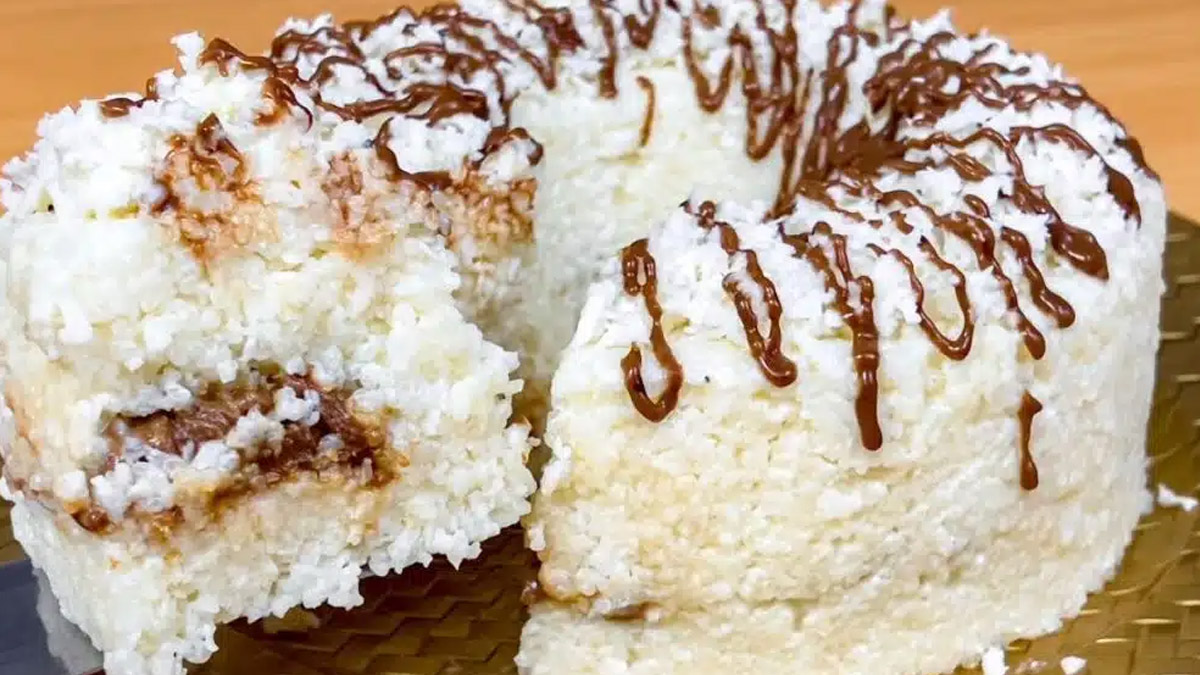 Receita de Bolo de Tapioca Recheado Fofinho, Cremoso e Muito Fácil de Fazer!