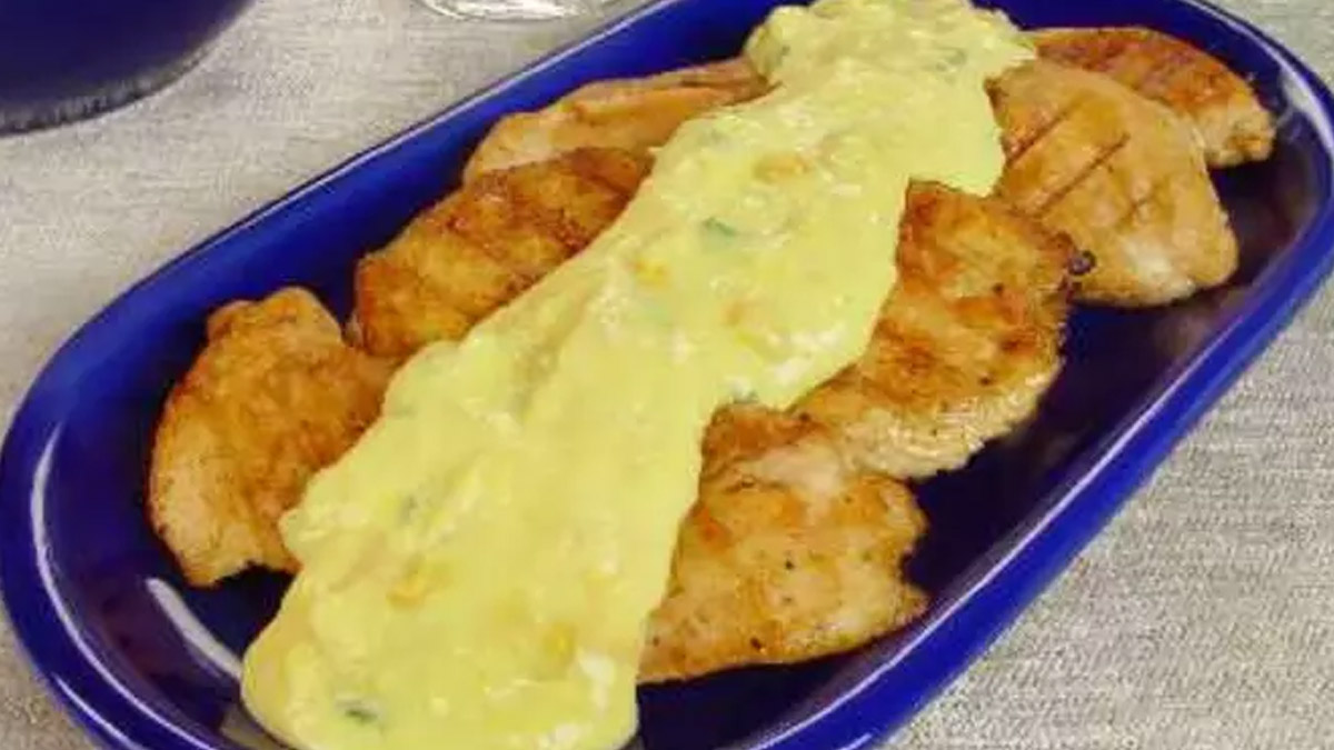 Receita de Frango Grelhado com Creme de Milho Suculento, Cremoso e Muito Fácil!